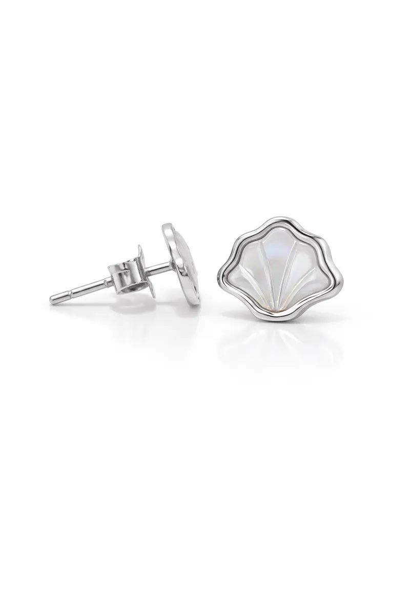 The Mother-of-Pearl Scalloped Shell Earrings
