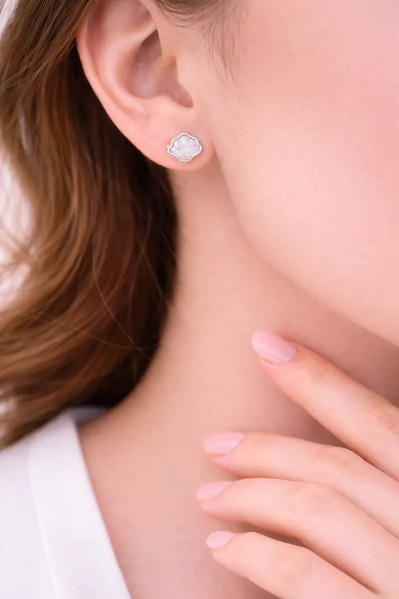 The Mother-of-Pearl Scalloped Shell Earrings